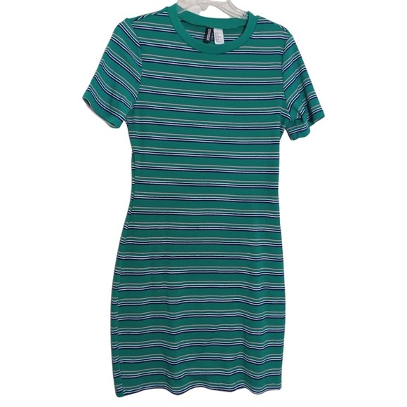 H&M Dresses & Skirts - H & M divided  short sleeve tee shirt dress green strips size 14